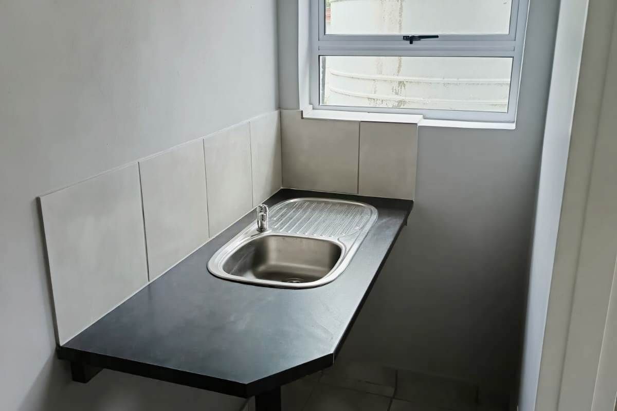 CHARLO ROOMS IN SHARED HOUSE FOR RENT - Photo 2