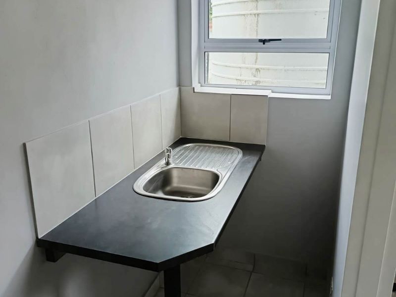 CHARLO ROOMS IN SHARED HOUSE FOR RENT - Photo 2