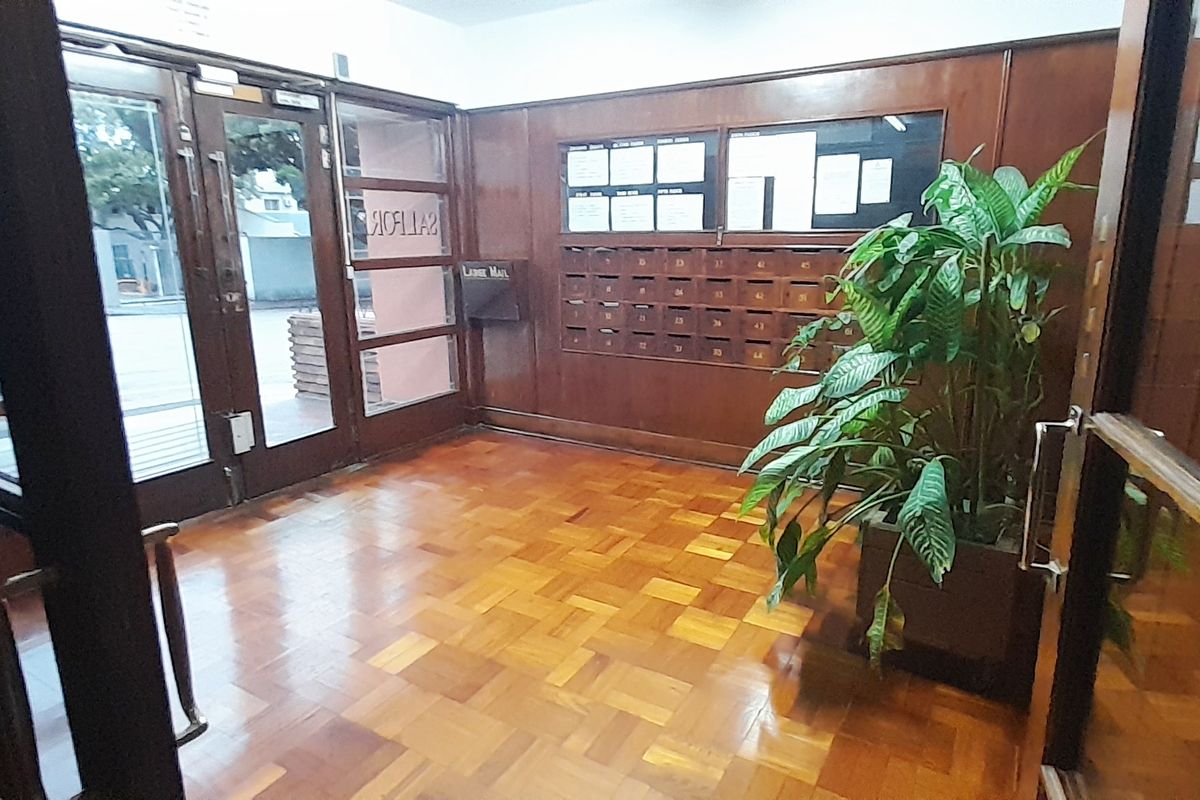 CENTRAL STUDIO / BACHELOR APARTMENT FOR RENT - Photo 2