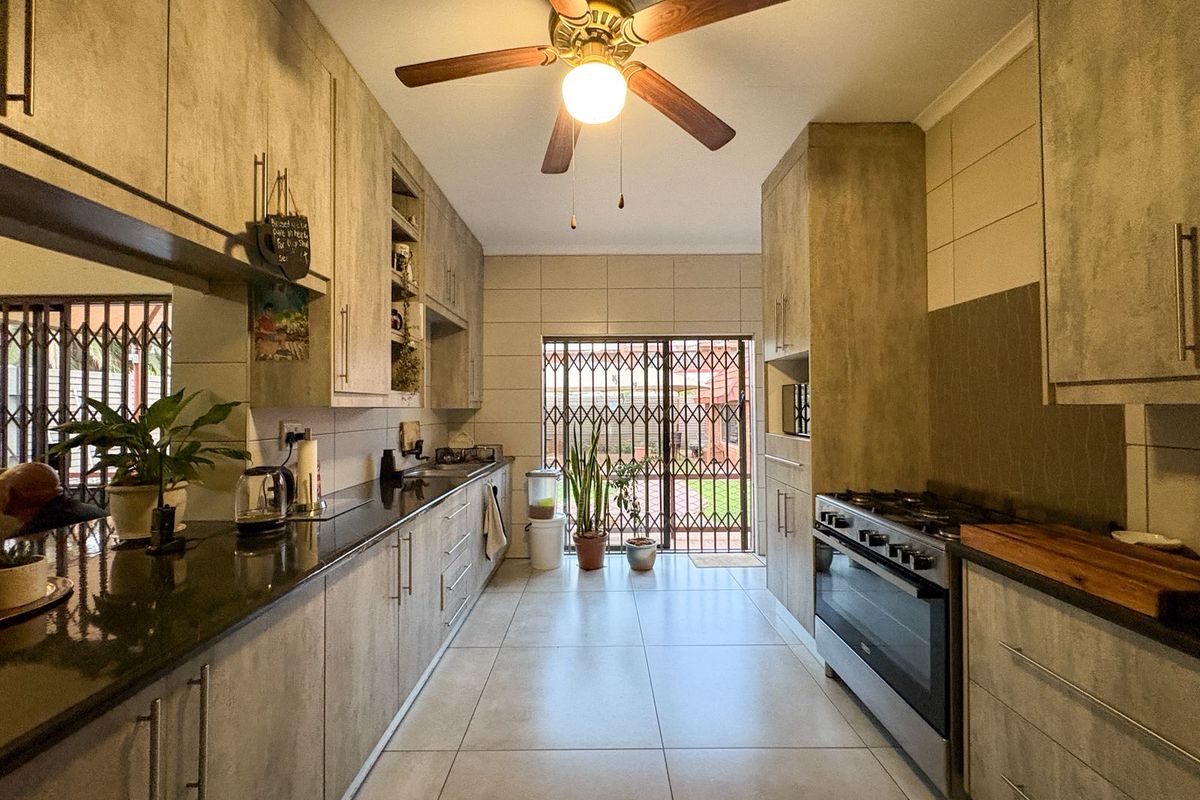 House For Sale In Brakpan - Photo 4