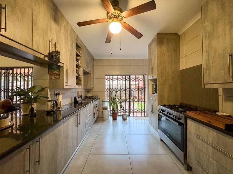 House For Sale In Brakpan - Photo 4