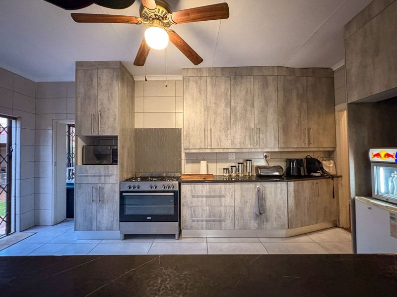 House For Sale In Brakpan - Photo 2