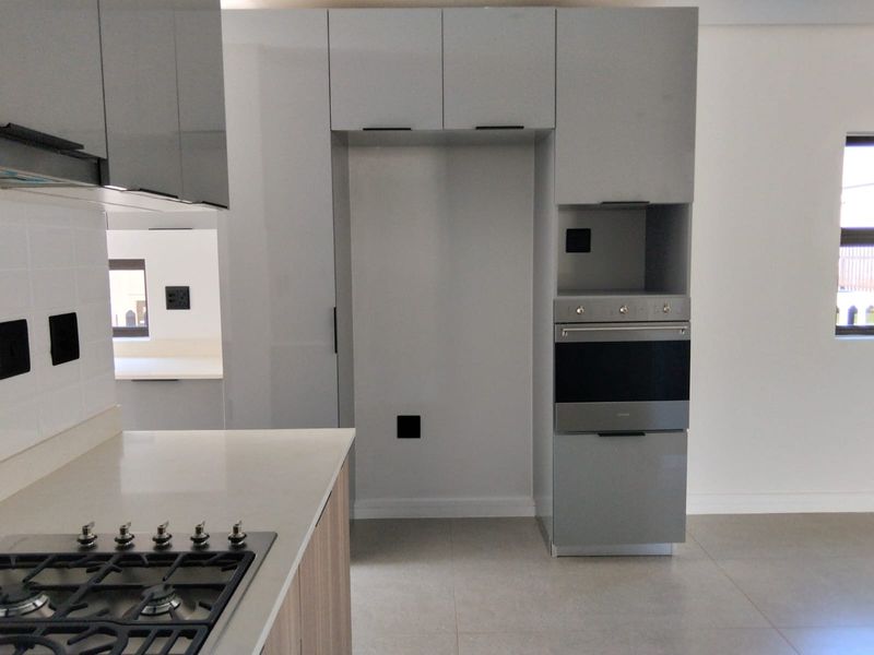 READY TO MOVE HOME LOCATED IN THE ONE OF THE PRESTIGIOUS ESTATES IN IZINGA - Photo 8