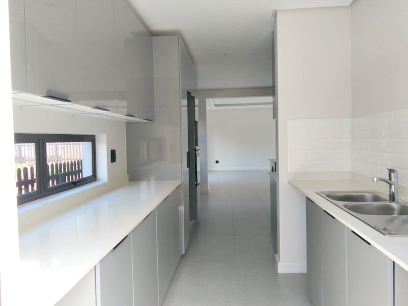 READY TO MOVE HOME LOCATED IN THE ONE OF THE PRESTIGIOUS ESTATES IN IZINGA - Photo 3