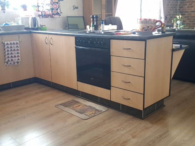 Two bedroom townhouse - Photo 10