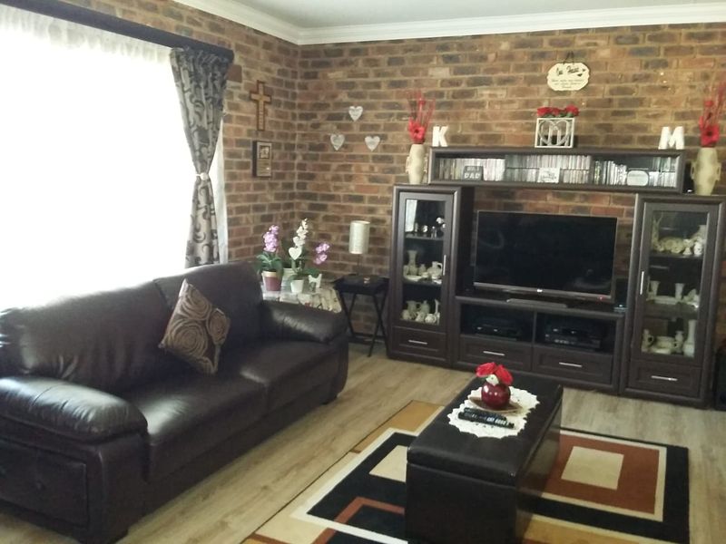 Two bedroom townhouse - Photo 7