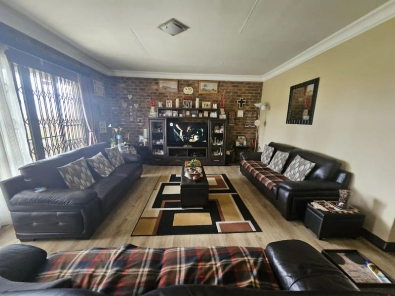 Two bedroom townhouse - Photo 6