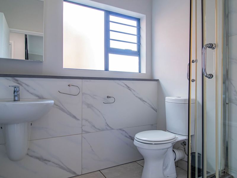 3 bed Apartment in The Blyde - Photo 9