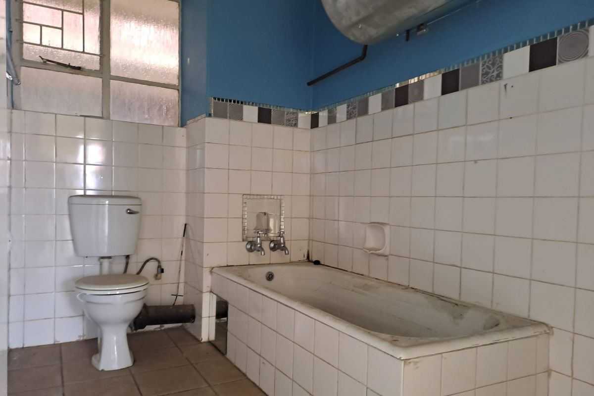 1st Floor 1-Bedroom Flat in Edleen - Photo 5