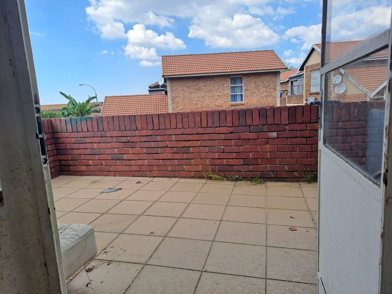 1st Floor 1-Bedroom Flat in Edleen - Photo 7