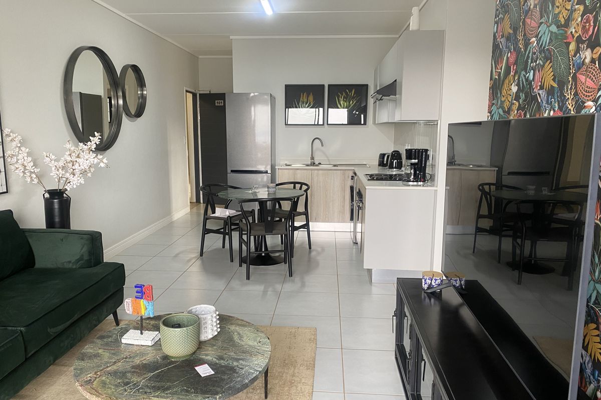 2 Bed Apartment in Greenkloof - Photo 4