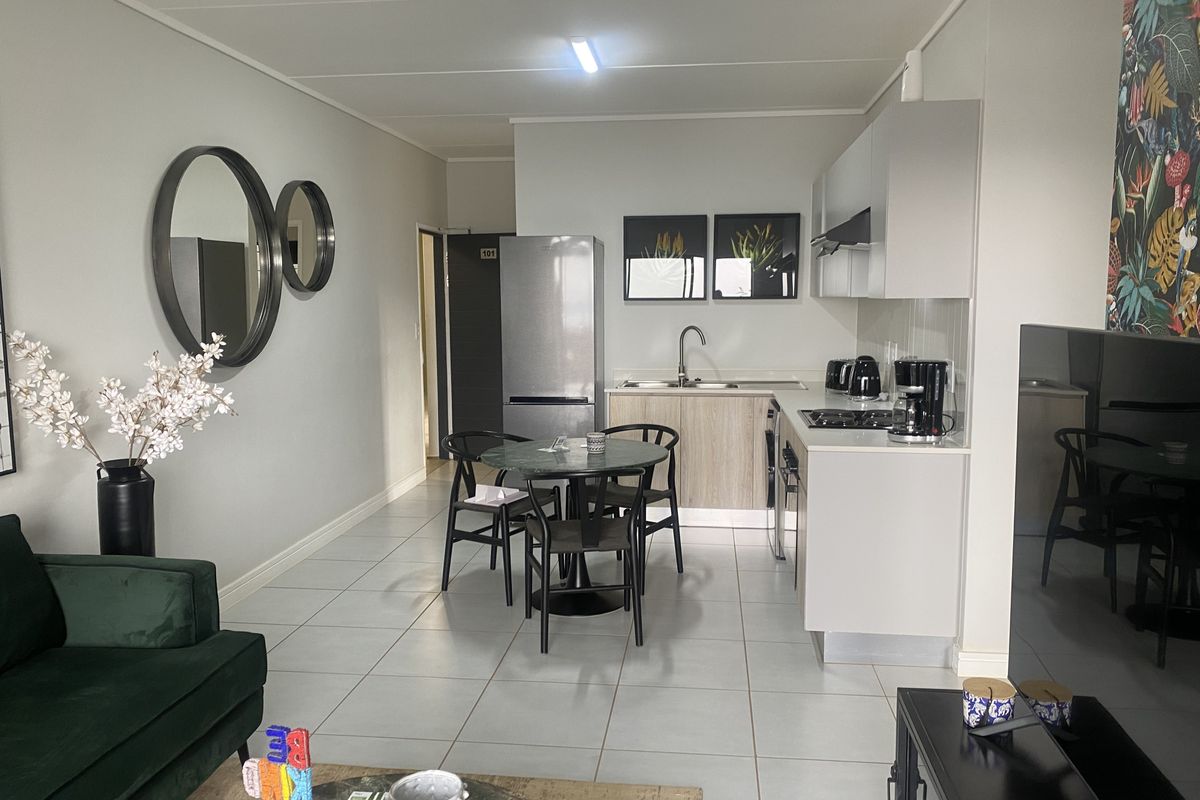 2 Bed Apartment in Greenkloof - Photo 3