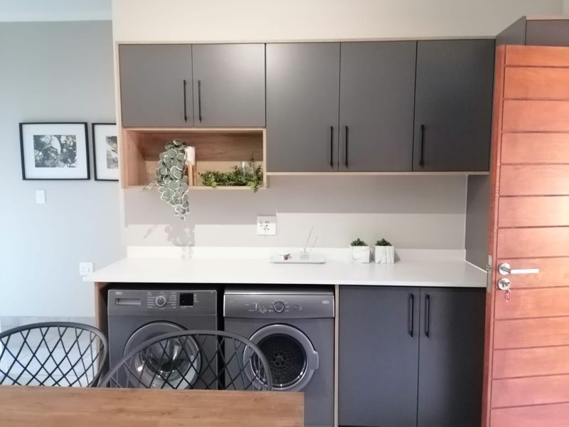 This stunning 3 Bedroom | 2 Bathroom | 157m2 Simplex ticks ALL the boxes ✅ - Photo 4