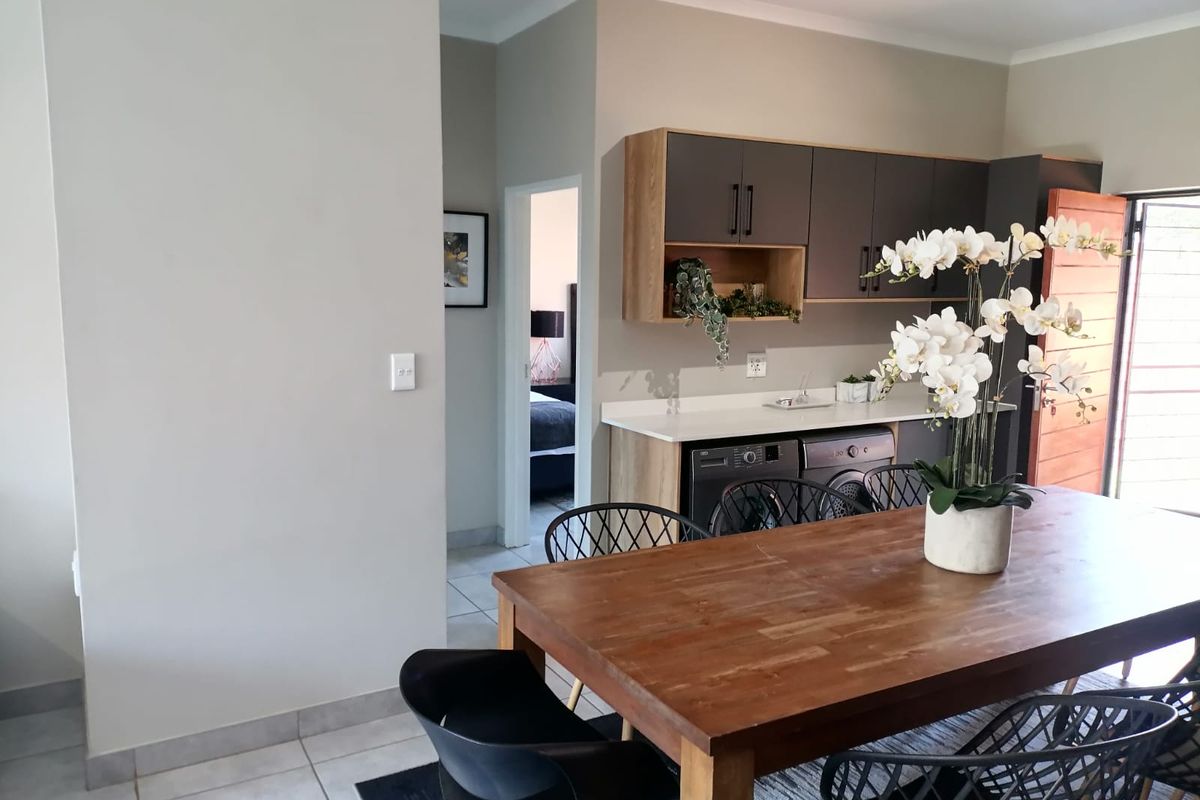 This stunning 3 Bedroom | 2 Bathroom | 157m2 Simplex ticks ALL the boxes ✅ - Photo 5