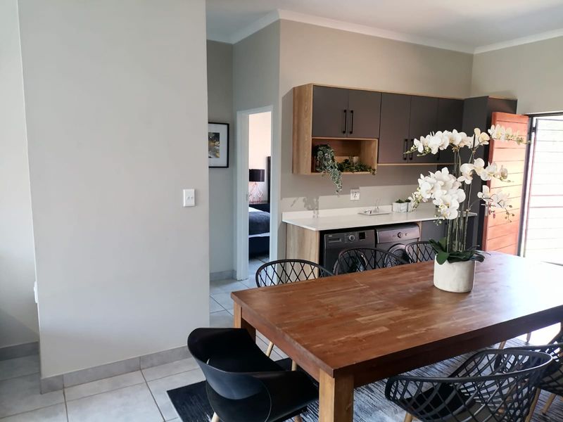 This stunning 3 Bedroom | 2 Bathroom | 157m2 Simplex ticks ALL the boxes ✅ - Photo 5