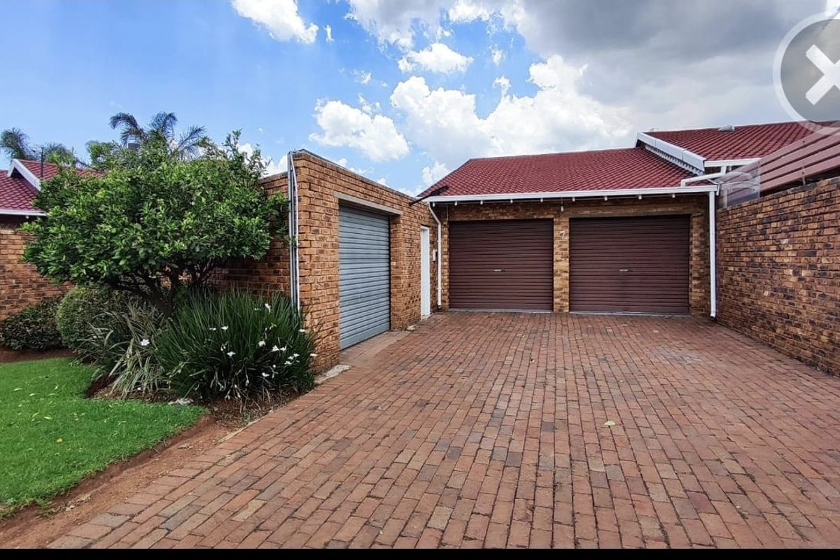 For Sale: Spacious and Modern Family Home - Photo 3