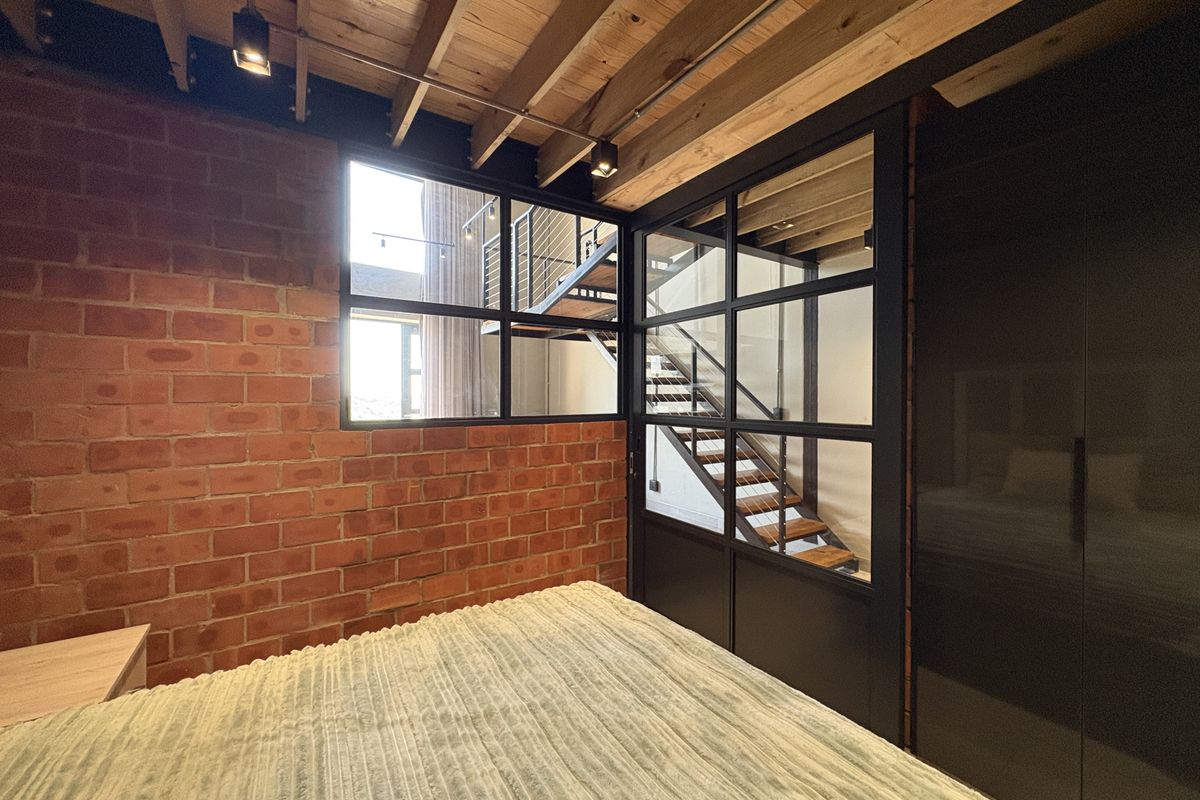 STUNNING LOFT APARTMENTS - Photo 5