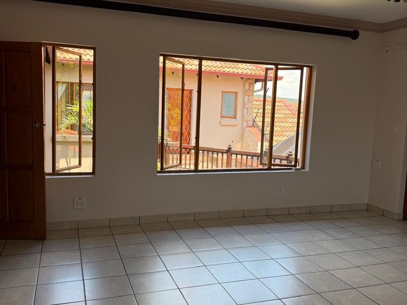 Entertainer’s Dream | 4 Bedroom, 5 Bathroom Masterpiece - Photo 5