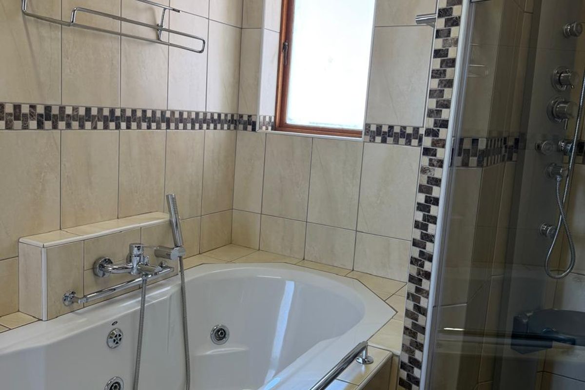 Entertainer’s Dream | 4 Bedroom, 5 Bathroom Masterpiece - Photo 3