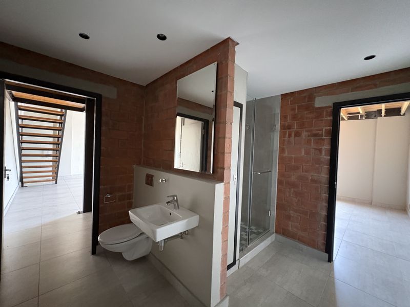 MODERN LOFT LIVING - Photo 7