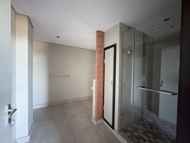 MODERN LOFT LIVING - Photo 6