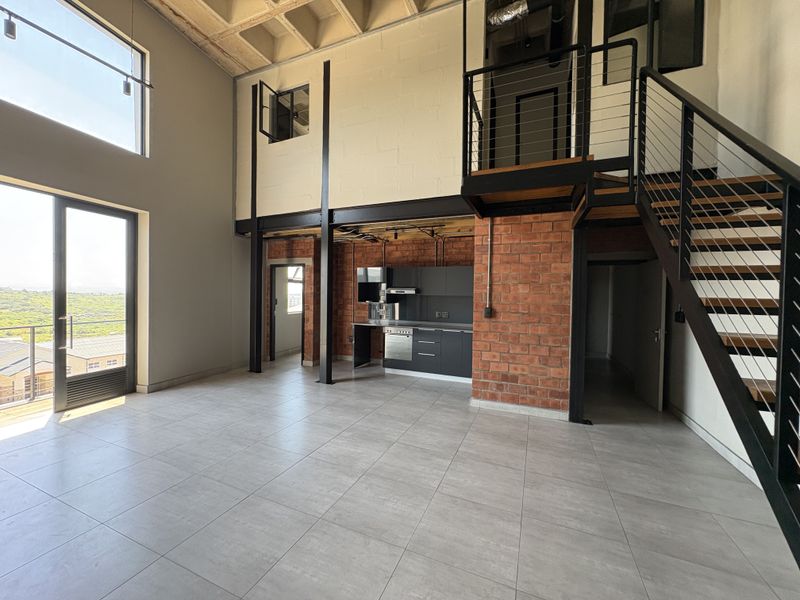 MODERN LOFT LIVING - Photo 3