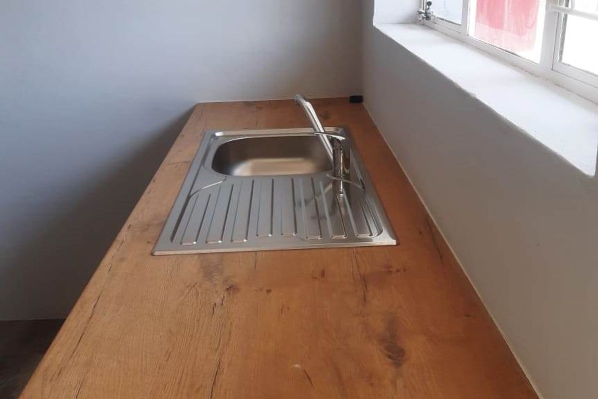 SYDENHAM 2 BED 1 BATH APARTMENT FOR SALE - Photo 2