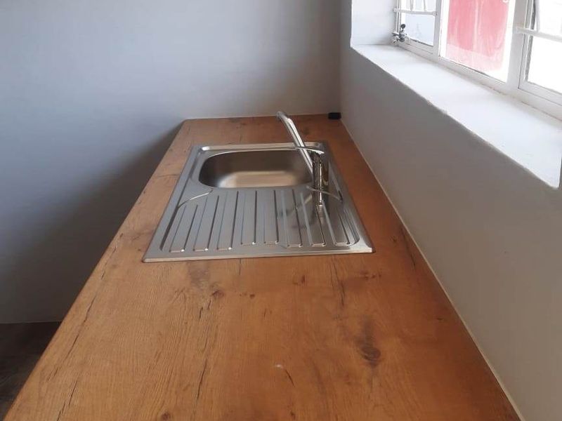 SYDENHAM 2 BED 1 BATH APARTMENT FOR SALE - Photo 2