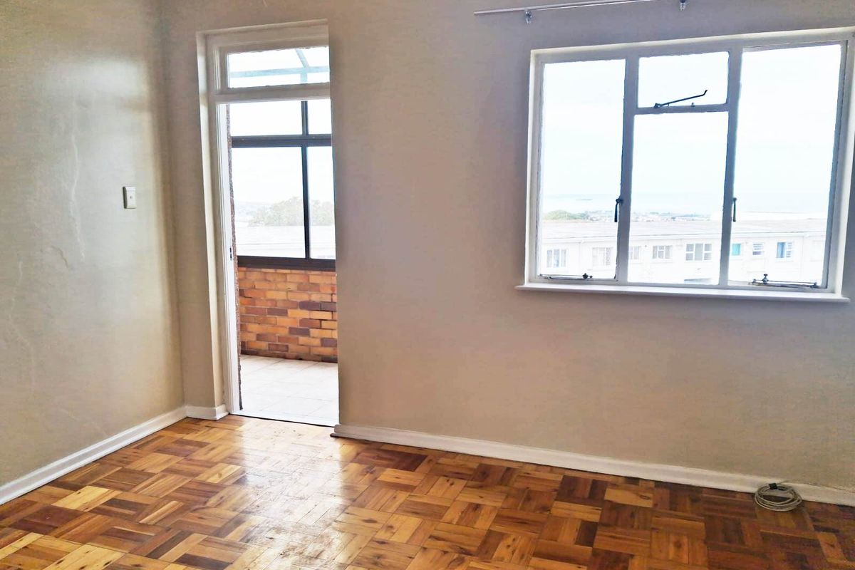 ADCOCKVALE 2 BED 1 BATH APARTMENT WITH SINGLE GARAGE FOR RENT - Photo 5