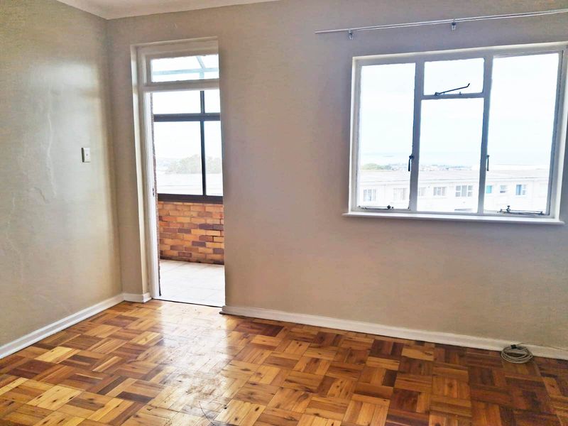 ADCOCKVALE 2 BED 1 BATH APARTMENT WITH SINGLE GARAGE FOR RENT - Photo 5