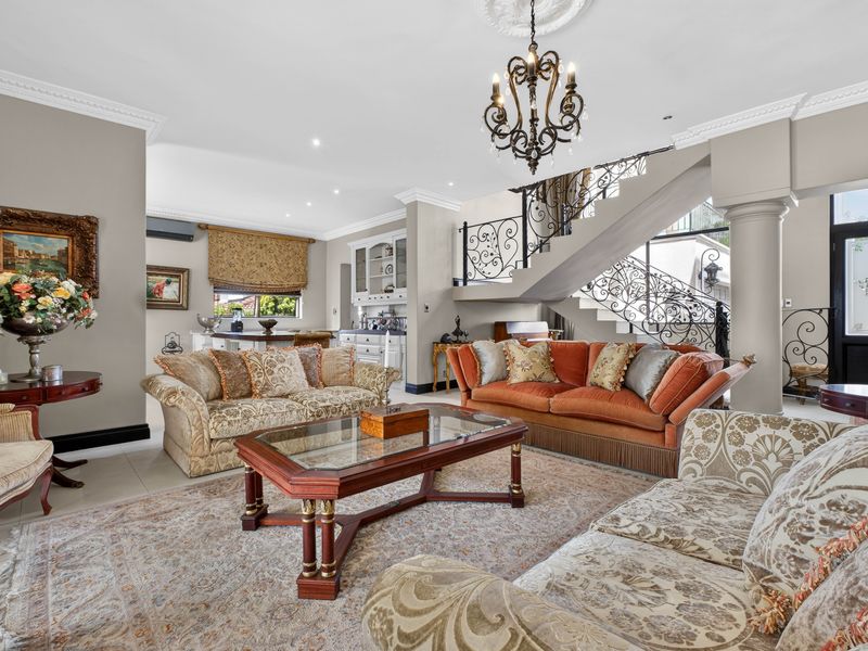 Grand Family Living in Prestigious Izinga Ridge - Photo 10