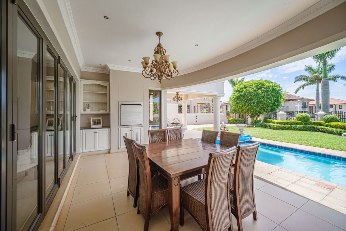 Grand Family Living in Prestigious Izinga Ridge - Photo 3