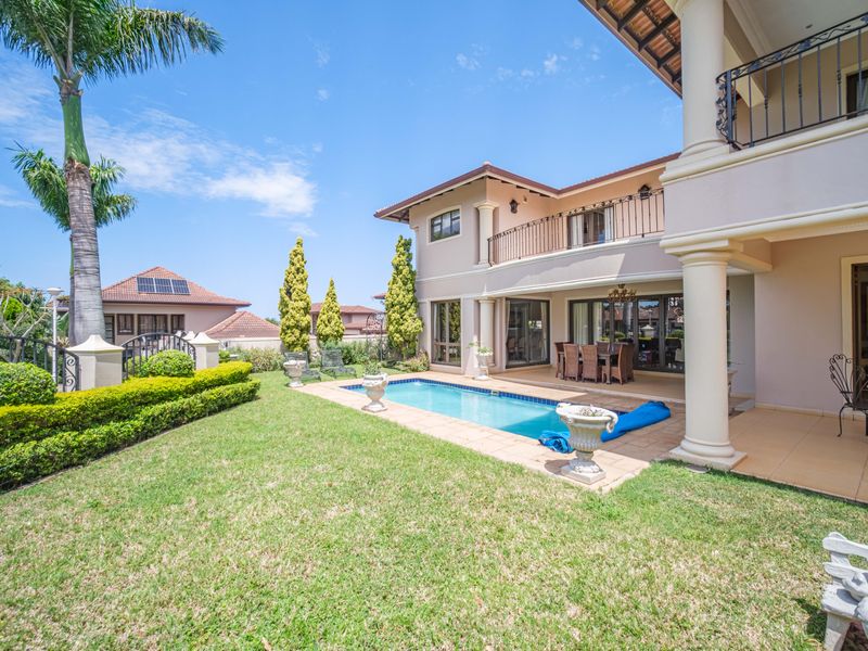 Grand Family Living in Prestigious Izinga Ridge - Photo 2