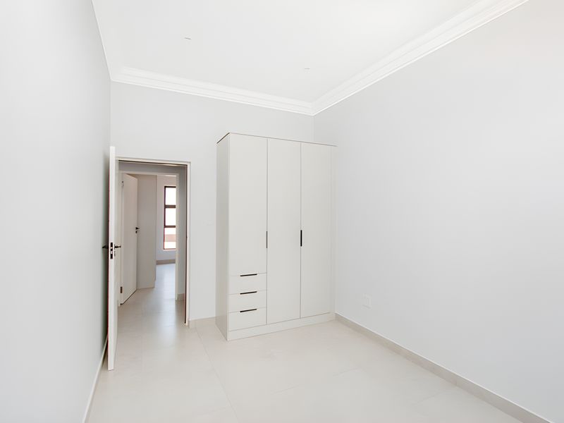 Modern Estate living in Bryanston - Photo 9