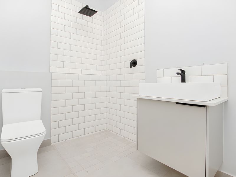 Modern Estate living in Bryanston - Photo 7