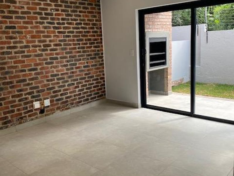 Beautiful 3 bedroom 2 bathroom apartments - Photo 5
