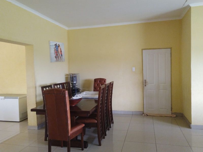 Prime location, Turnkey agricultural operation, ready for its next chapter - Photo 9