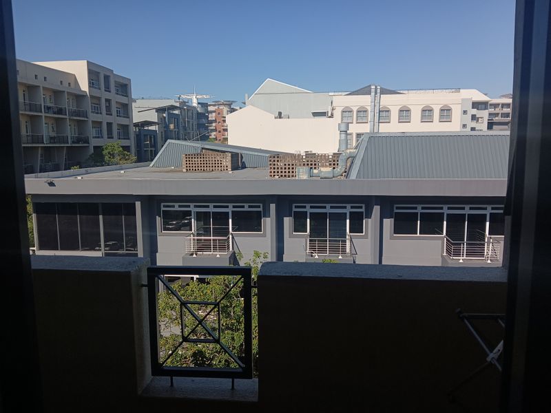 Modern 2 Bedroom Apartment in Umhlanga Ridge - Photo 4