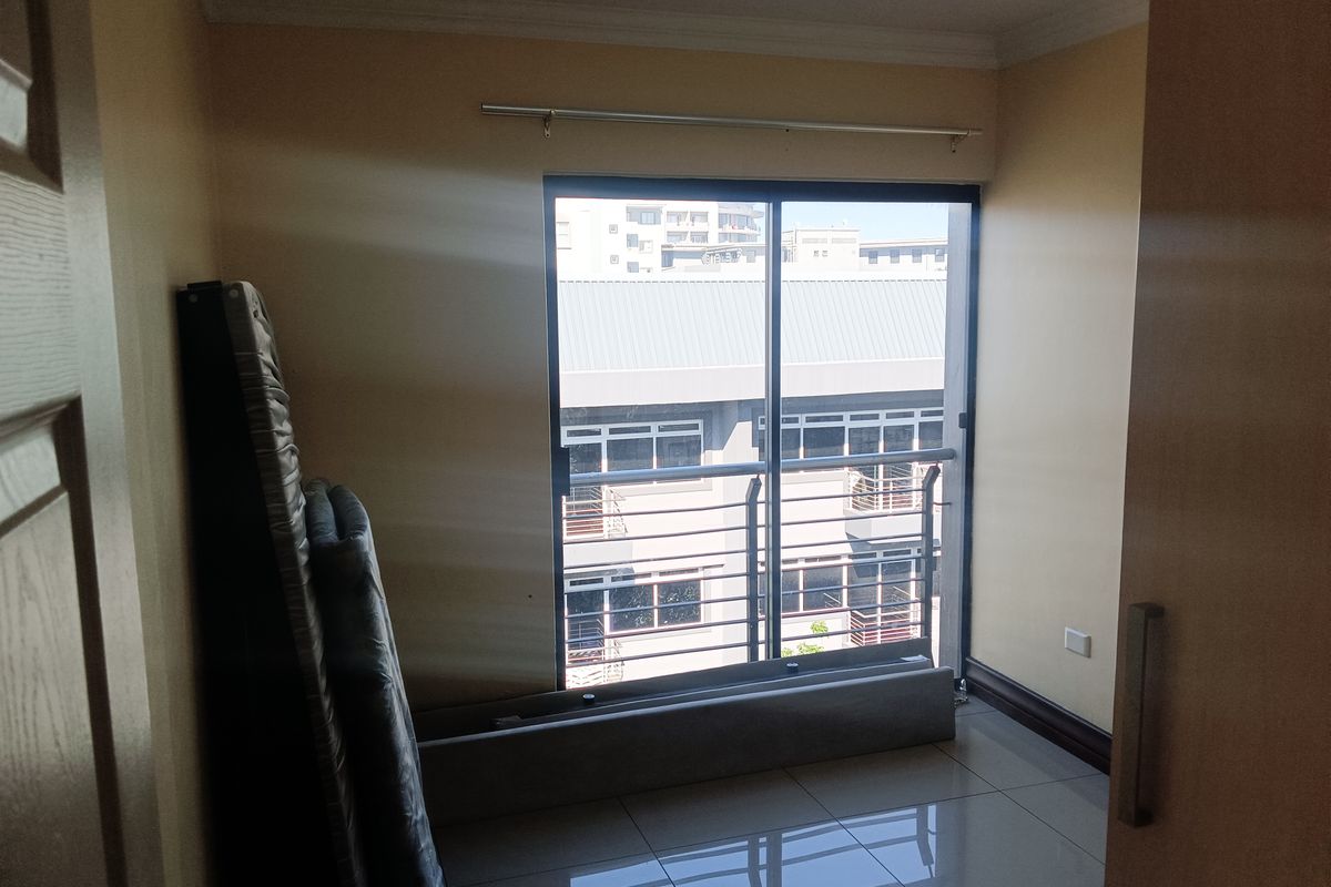 Modern 2 Bedroom Apartment in Umhlanga Ridge - Photo 5