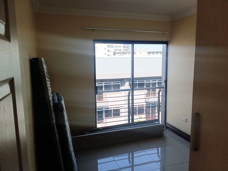 Modern 2 Bedroom Apartment in Umhlanga Ridge - Photo 5