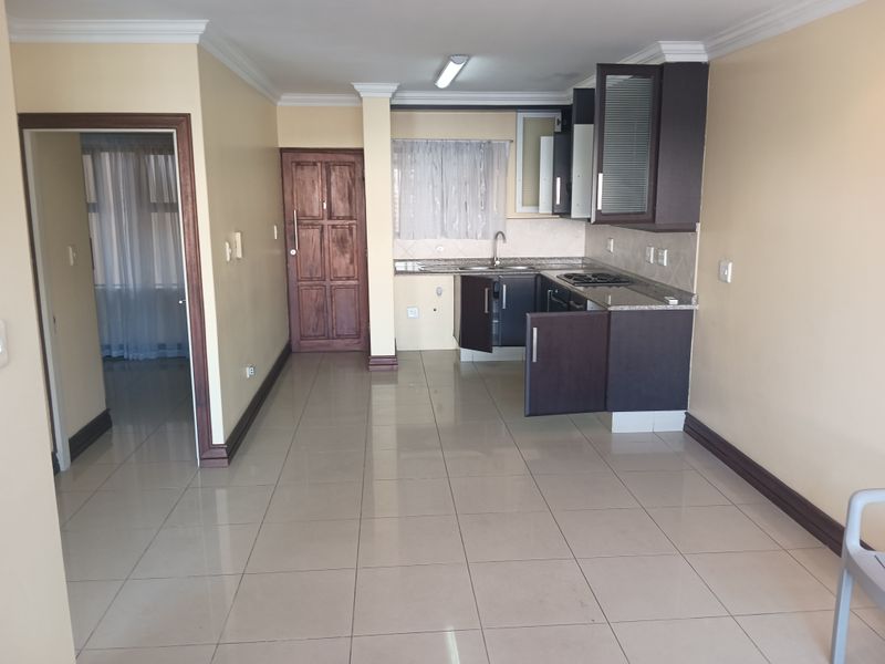 Modern 2 Bedroom Apartment in Umhlanga Ridge - Photo 2