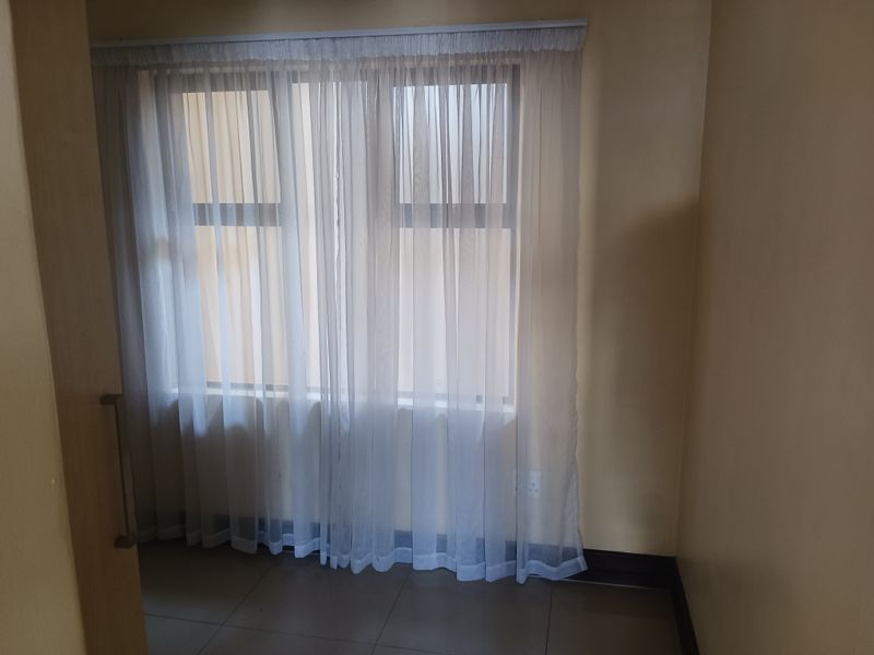 Modern 2 Bedroom Apartment in Umhlanga Ridge - Photo 8