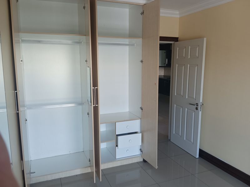 Modern 2 Bedroom Apartment in Umhlanga Ridge - Photo 6
