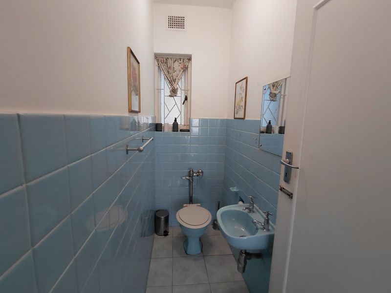 Spacious 4-Bedroom Apartment in Prime Kenilworth Upper Location - Photo 9