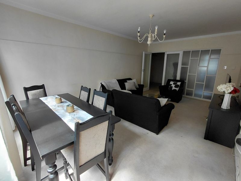 Spacious 4-Bedroom Apartment in Prime Kenilworth Upper Location - Photo 7