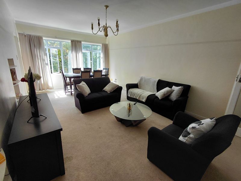 Spacious 4-Bedroom Apartment in Prime Kenilworth Upper Location - Photo 6