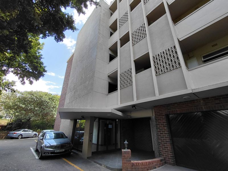 Spacious 4-Bedroom Apartment in Prime Kenilworth Upper Location - Photo 3