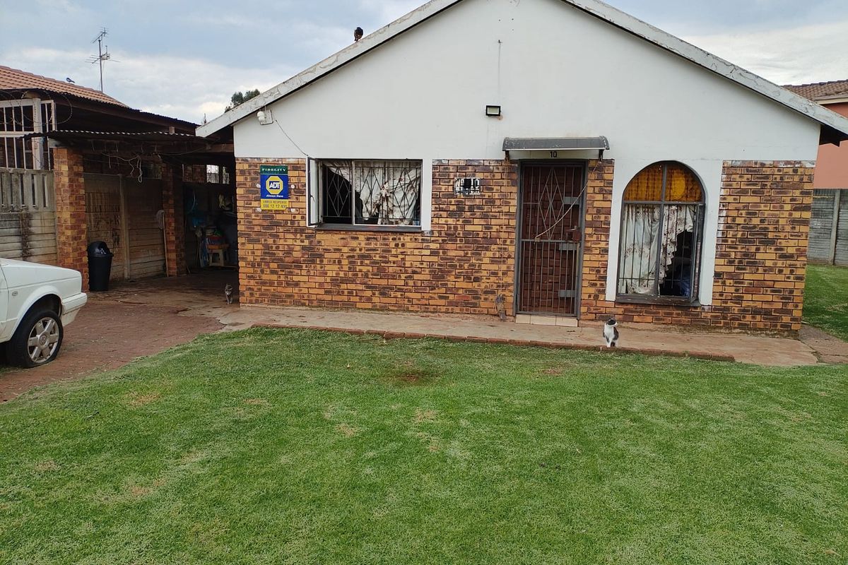 Lovely cozy 3 bedroom house in Bakerton - Photo 2