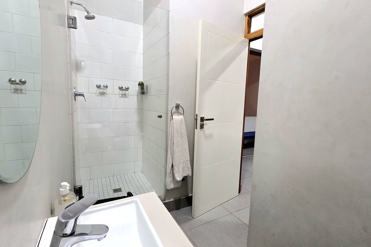 Your 2 bed opportunity to Live above the ordinary - Photo 5