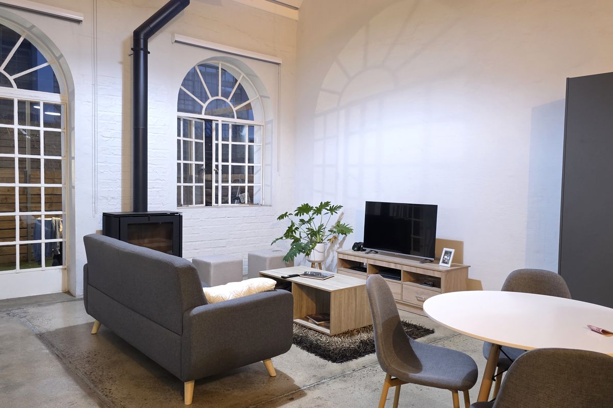 Your 2 bed opportunity to Live above the ordinary - Photo 2